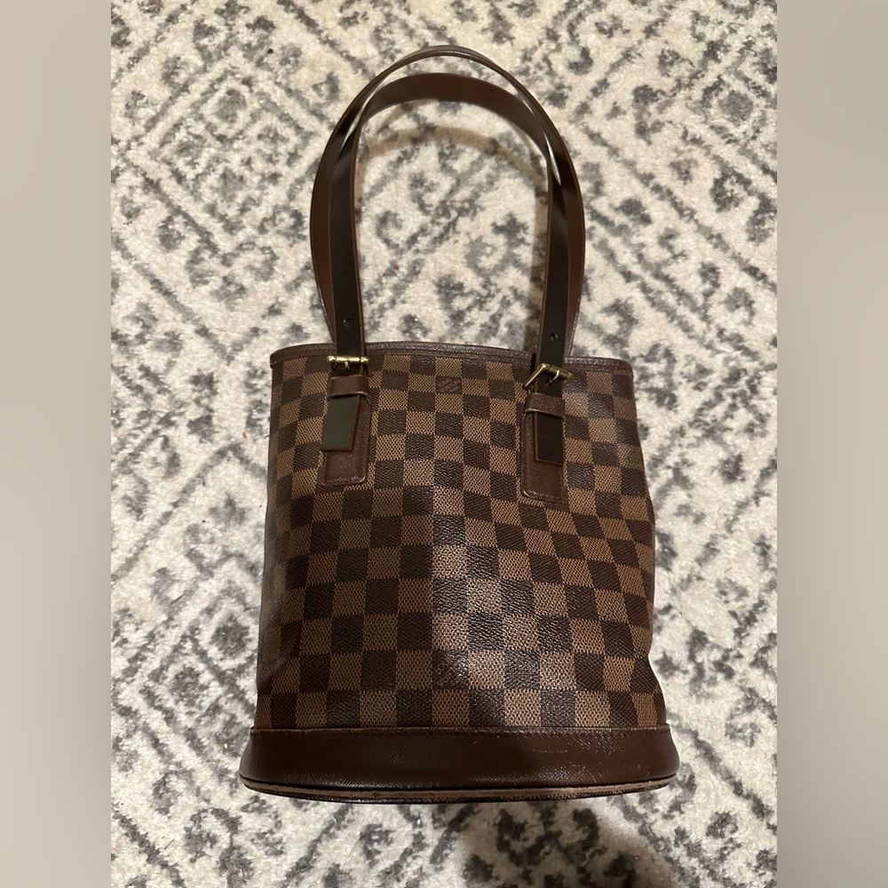 Louis Vuitton Damier Ebene Marais Bucket 23